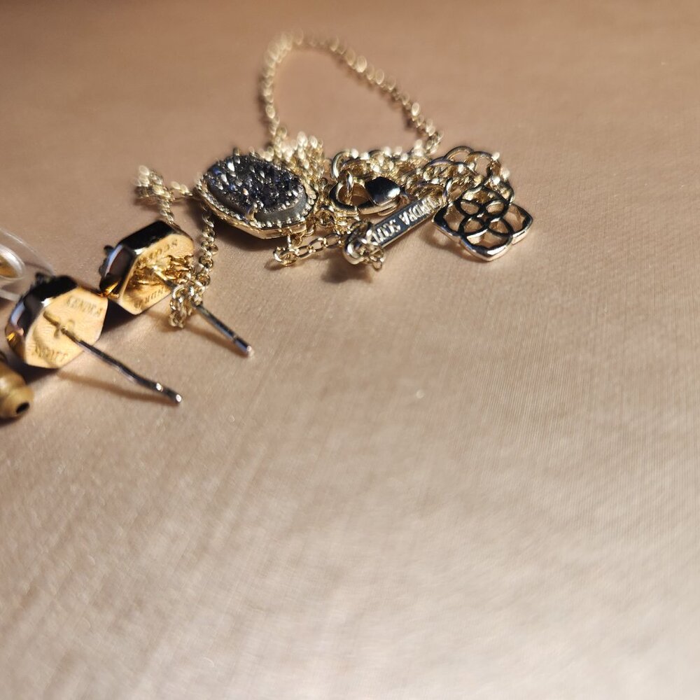 Kendra Scott Elisa Gold Platinum Drusy Necklace and  Emilie gold stud earrings - Picture 2 of 8